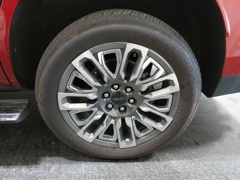 Used 2024 GMC Yukon Denali Ultimate AWD/4WD image 37