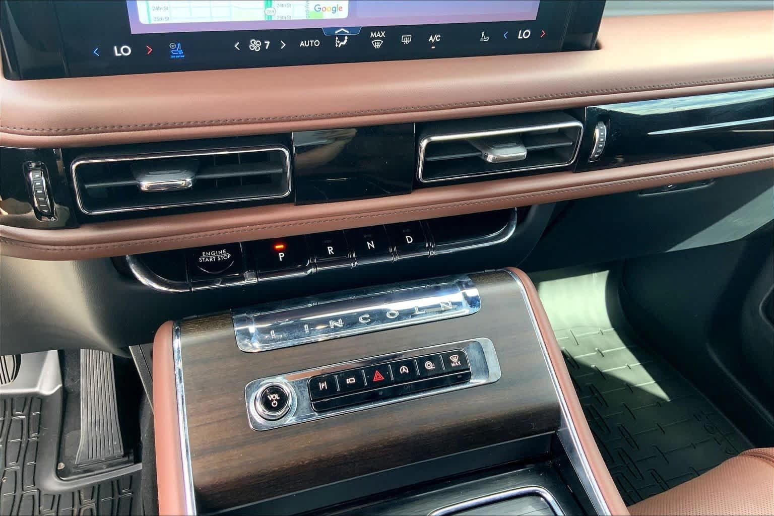 Certified 2025 Lincoln Aviator Reserve w/ Equipment Group 201A AWD/4WD image 35