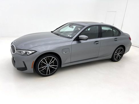 Certified 2023 BMW 330e xDrive w/ M Sport Package image 5