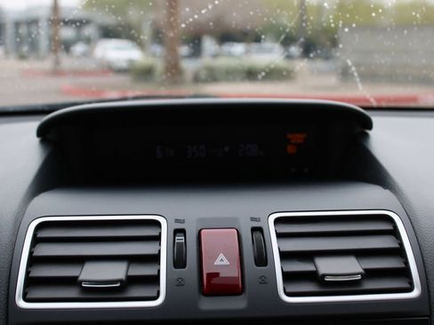 Used 2015 Subaru Crosstrek 2.0i Limited image 16