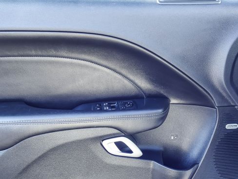 Used 2018 Dodge Challenger GT w/ Driver Convenience Group image 10