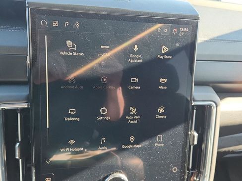 Used 2025 GMC Yukon Denali image 17