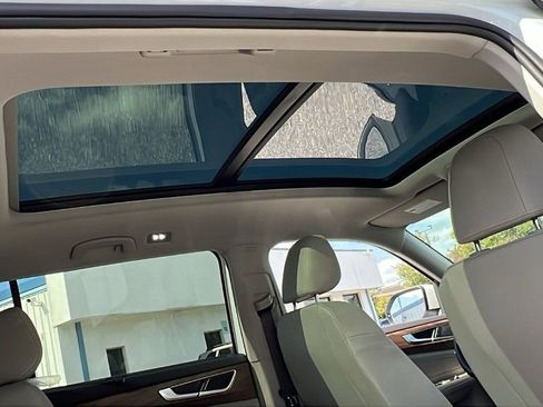 New 2026 Volkswagen Atlas SE image 11