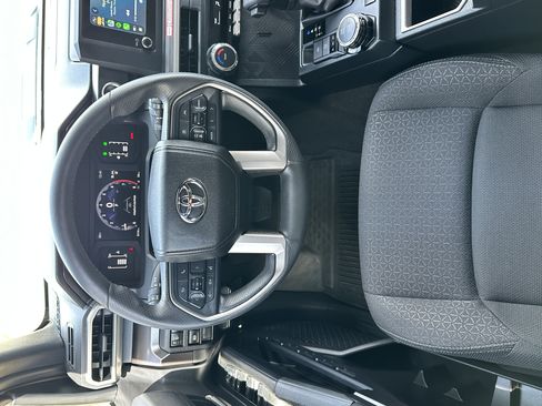 Used 2025 Toyota 4Runner SR5 image 40