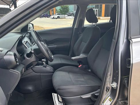 Used 2023 Nissan Kicks S FWD image 8