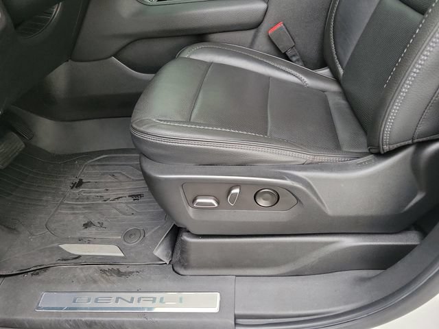 Used 2022 GMC Yukon XL Denali RWD image 9