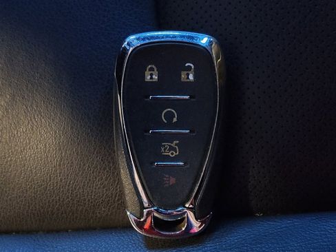 Used 2022 Chevrolet Malibu Premier image 32