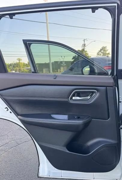 Used 2021 Nissan Rogue Platinum FWD image 19