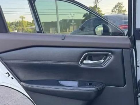 Used 2021 Nissan Rogue Platinum FWD image 19