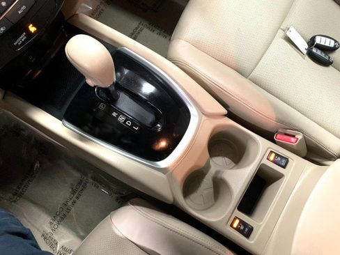 Used 2015 Nissan Rogue SL image 37