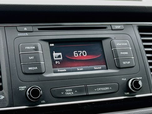Used 2016 Kia Sedona EX FWD image 16