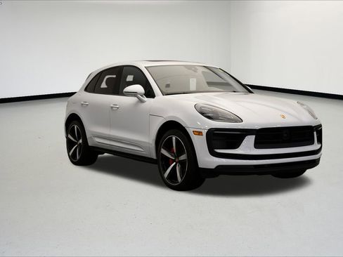 Used 2024 Porsche Macan S image 9