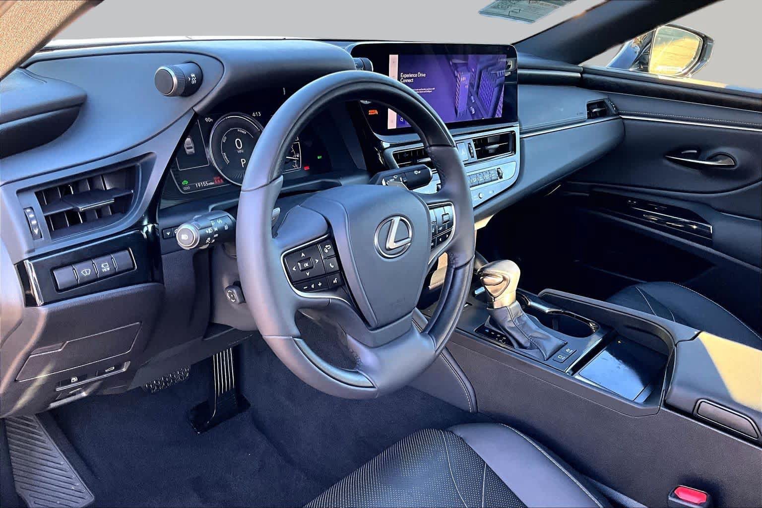 Used 2023 Lexus ES 300h w/ Accessory Package (Z1) FWD image 16