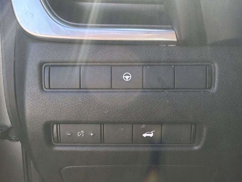Used 2021 Nissan Rogue SV w/ Premium Package image 31