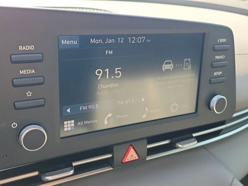 Used 2025 Hyundai Elantra Sport image 21