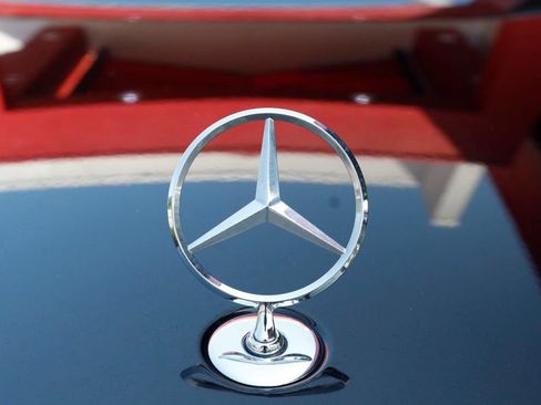 Used 2023 Mercedes-Benz S 580 4MATIC Sedan w/ AMG Line image 9