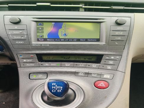 Used 2012 Toyota Prius Three image 10