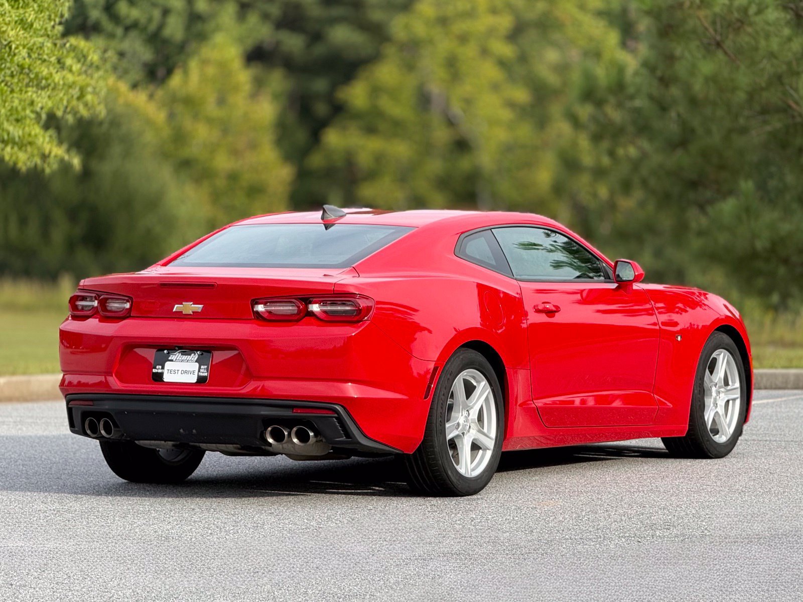 Used 2020 Chevrolet Camaro LT w/ Technology Package RWD image 11