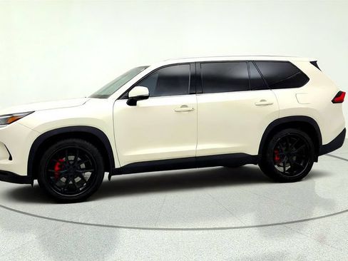 Used 2024 Toyota Grand Highlander AWD image 8