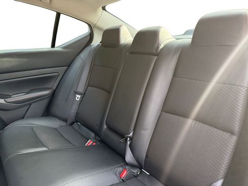 Used 2024 Nissan Altima 2.5 SR FWD image 13
