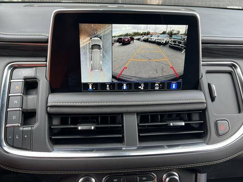 Used 2022 GMC Yukon XL SLT w/ SLT Luxury Package image 46