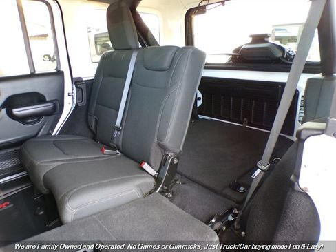 Used 2018 Jeep Wrangler Unlimited Sport S AWD/4WD image 17