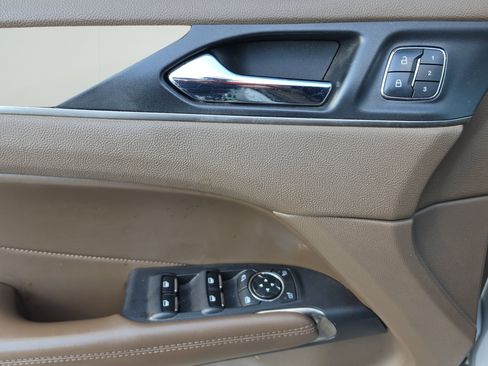 Used 2015 Lincoln MKC FWD w/ Equipment Group 102A Reserve image 11