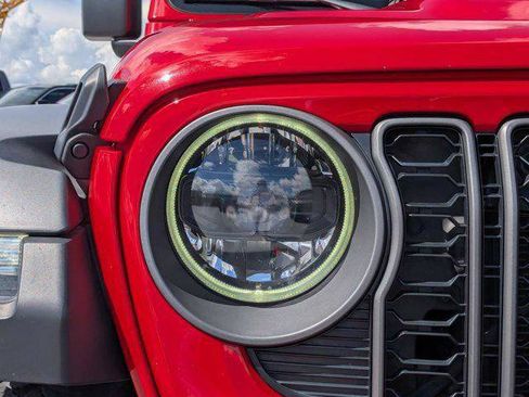 Certified 2025 Jeep Wrangler Unlimited Rubicon AWD/4WD image 10