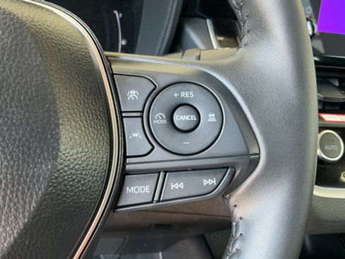 Used 2026 Toyota Corolla SE FWD image 12