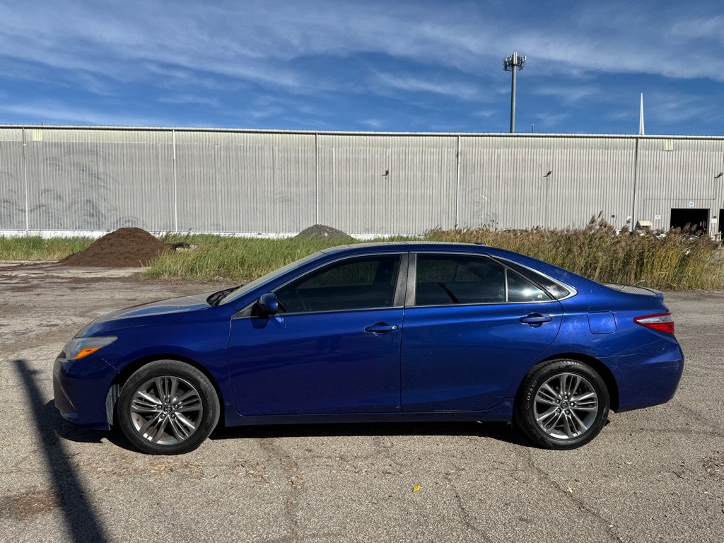 Used 2016 Toyota Camry XSE w/ Moonroof Package FWD image 5