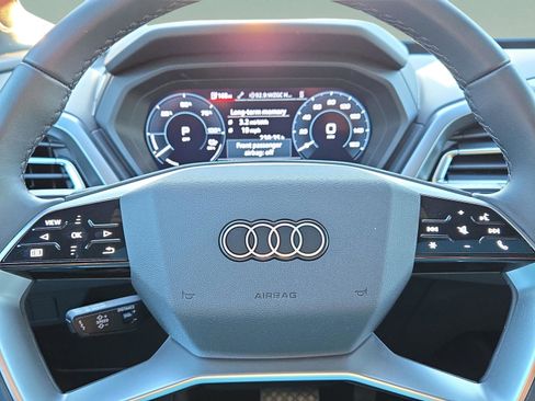 Used 2024 Audi Q4 e-tron Premium image 27
