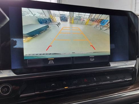 Used 2025 Chevrolet Silverado 1500 LT image 16