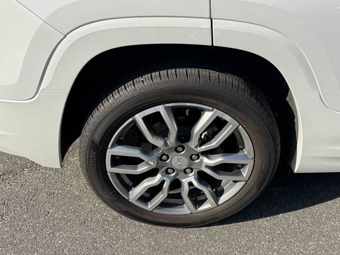Used 2023 GMC Terrain Denali AWD/4WD image 11