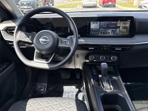Certified 2025 Nissan Kicks SV w/ SV Premium Package AWD/4WD image 8