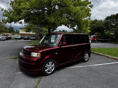 Used 2006 Scion xB image 2