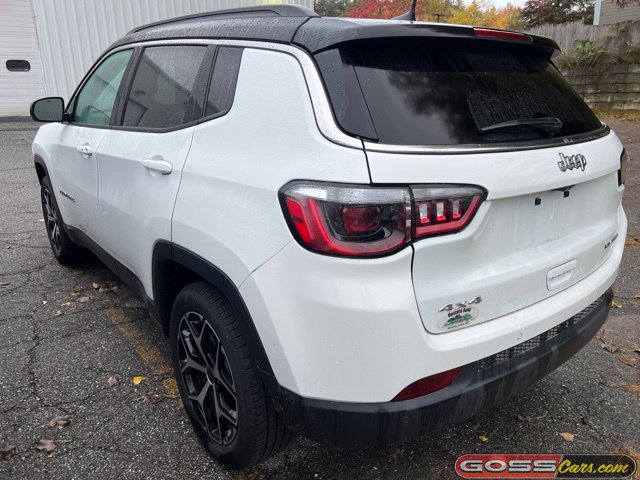 Used 2025 Jeep Compass Limited AWD/4WD image 4