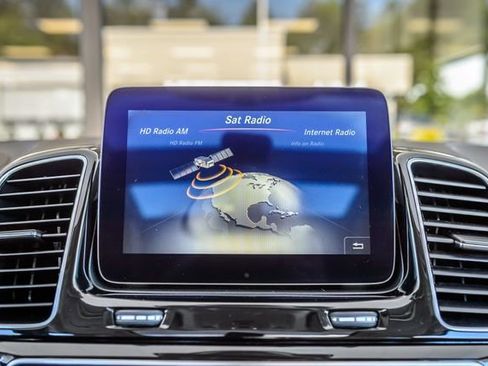 Used 2017 Mercedes-Benz GLS 550 4MATIC image 24