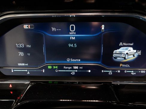 Used 2025 Chevrolet Silverado 1500 LT image 23