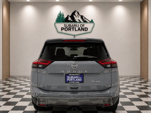 Used 2024 Nissan Rogue SL w/ SL Premium Package AWD/4WD image 4