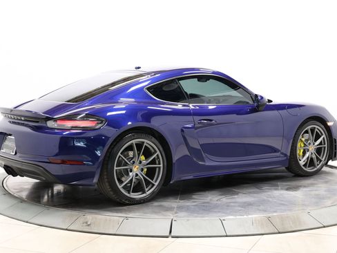 Used 2021 Porsche 718 Cayman RWD image 47
