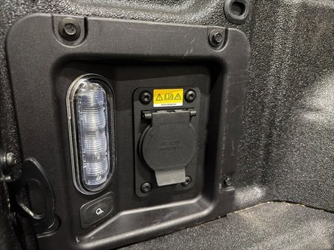 Used 2023 Ford Maverick XLT w/ XLT Luxury Package image 6