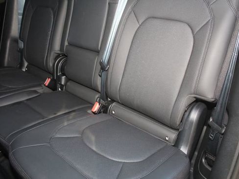 Used 2025 Land Rover Defender 110 S image 23