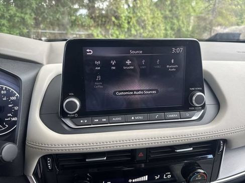 Used 2023 Nissan Rogue SV FWD image 19