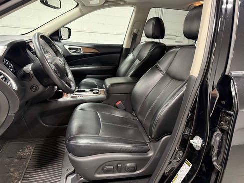 Used 2017 Nissan Pathfinder Platinum image 15