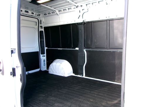 Used 2025 RAM ProMaster 2500 w/ Convenience Group FWD image 13
