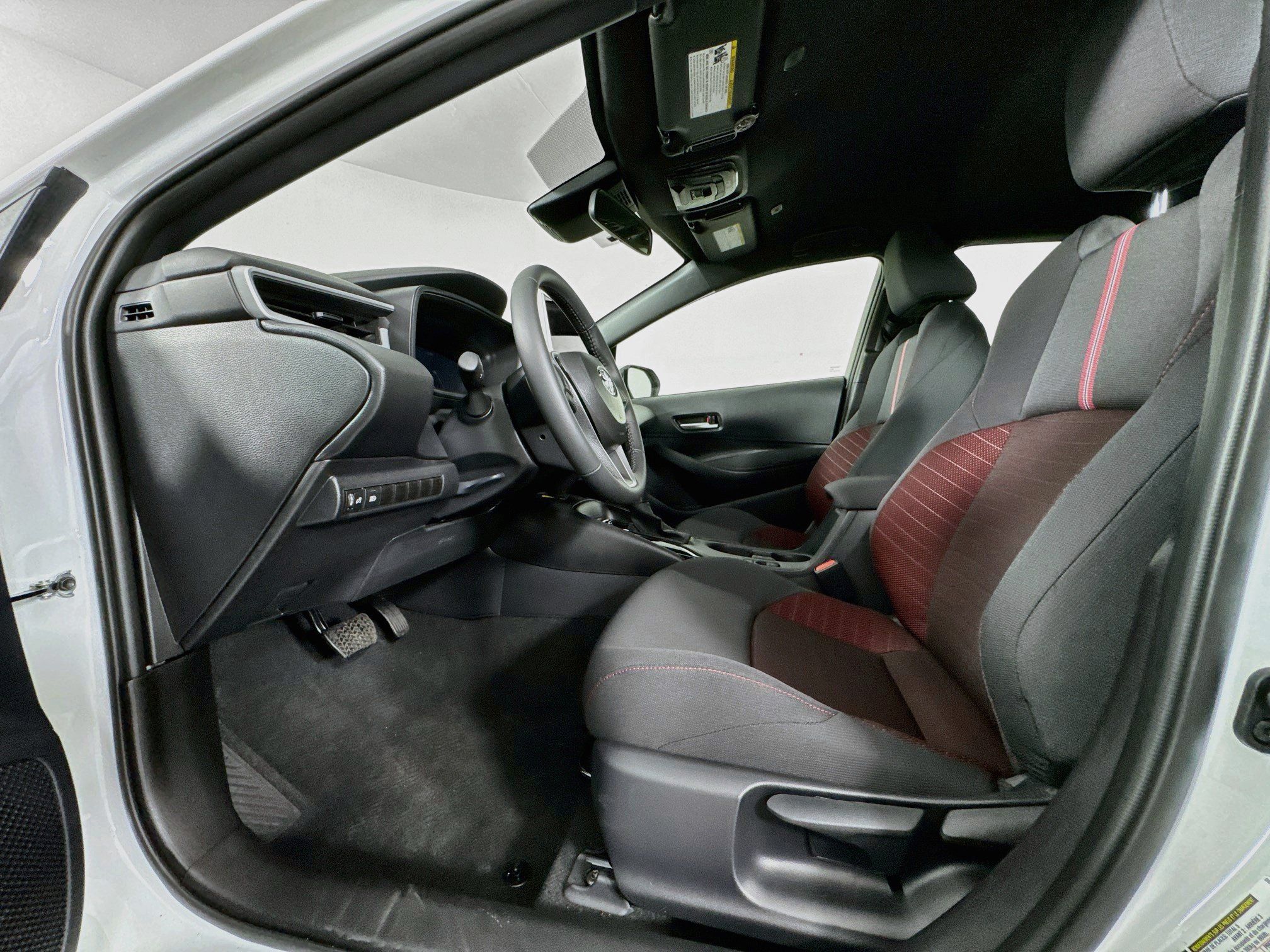 Certified 2026 Toyota Corolla SE w/ SE Package FWD image 19
