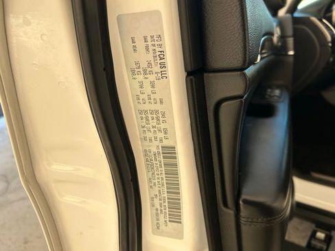 Used 2019 Jeep Grand Cherokee Limited image 42