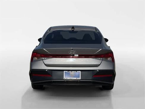 Certified 2025 Hyundai Elantra Limited image 4