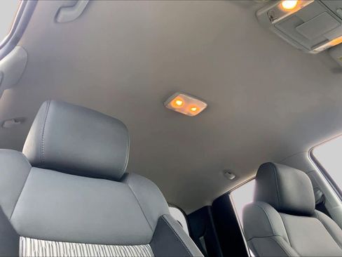Used 2017 Toyota Tundra SR5 w/ SR5 Upgrade Package RWD image 14