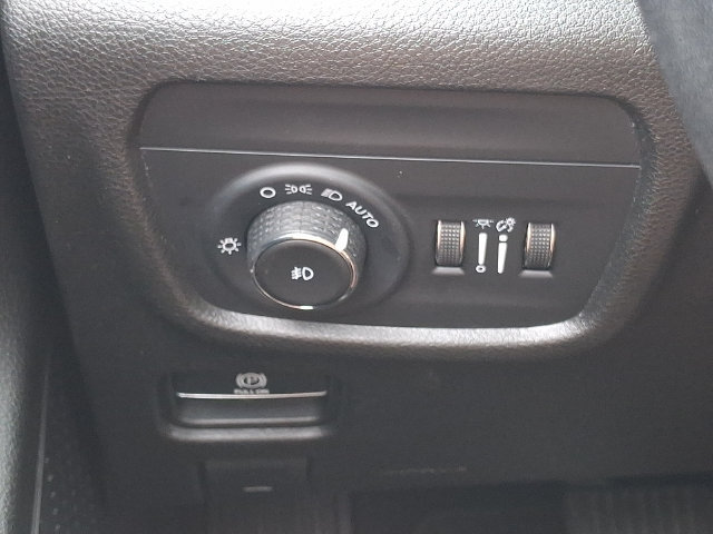 Used 2022 Jeep Grand Cherokee Limited AWD/4WD image 25